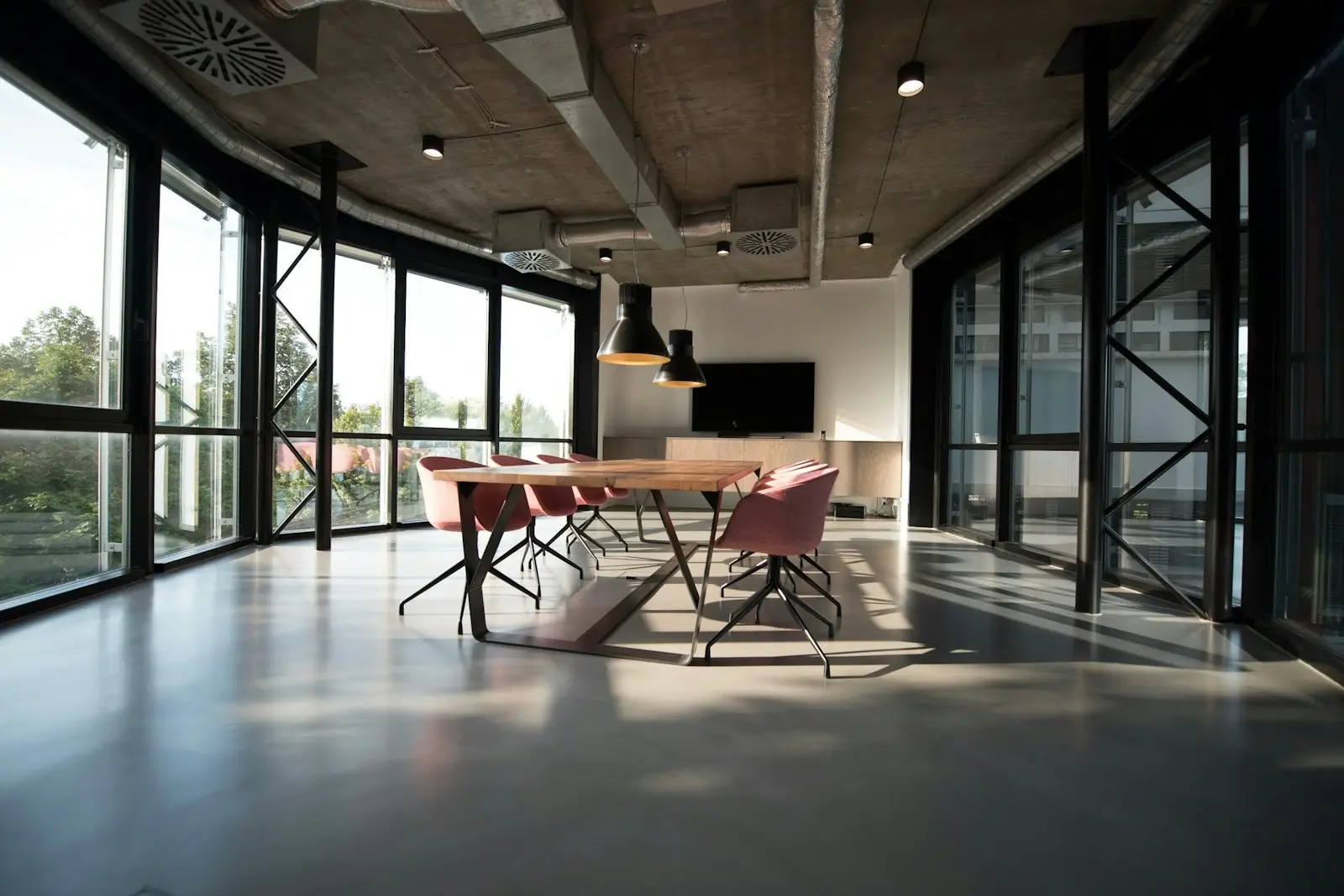 Sala de reuniones corporativa, imagen referencial